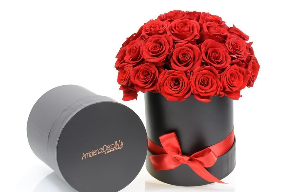 Forever-Red-Roses-in-a-Hat-Box