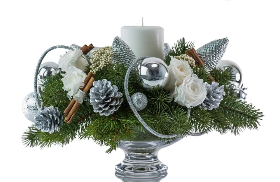 Christmas centerpiece-with-pillar-rustic-candle