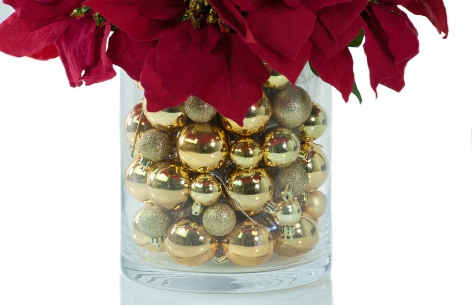 red-&-gold-Christmas-centerpiece