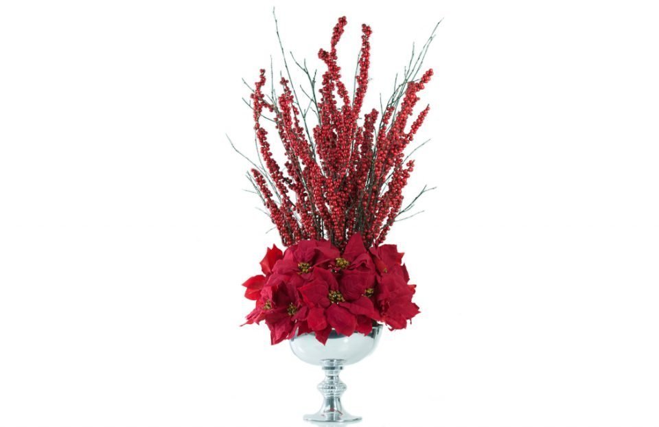 Red-ilex-berries-Christmas-centerpiece