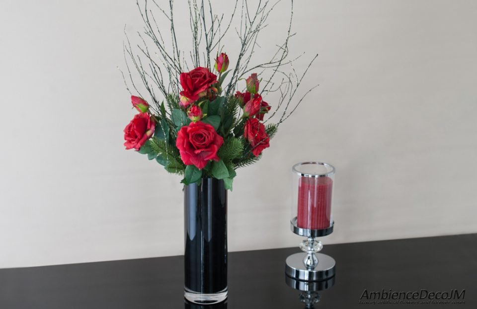 Christmas red rose arrangement