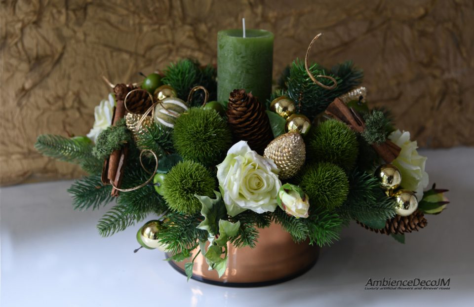 Christmas dining table decoration