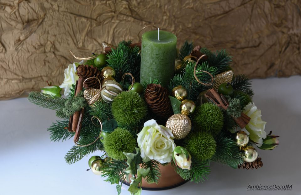 Christmas dining table decoration